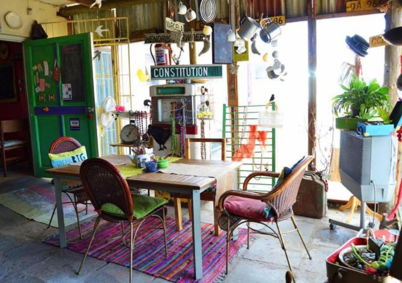 Suzie'S Coffee Shop Accommodation Bellville Exterior photo